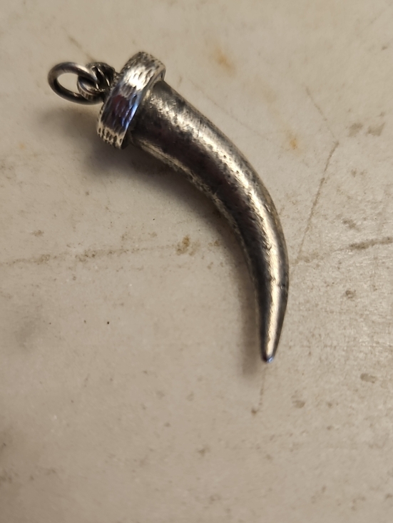 Jewelry - Italian Good Luck Horn Pendant UNISEX    VINTAGE/EUC